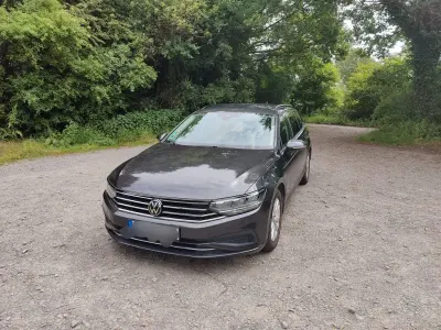 Gebraucht VW Passat 122 PS (89 kW) 2022 Grau Kombi