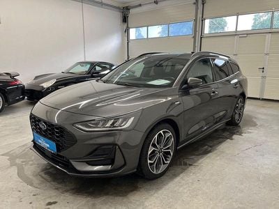 Grau Gebraucht 2022 Ford Focus ST-Line Kombi | 13.499 € (Guter Preis)