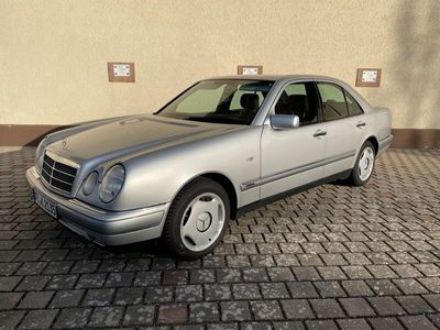 Mercedes E280