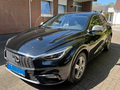 Gebraucht Infiniti Q30 122 PS (89 kW) 2016 Schwarz Limousine