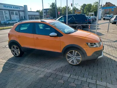 Używany VW Polo Cross 105 KM (77 kW) 2012 Pomarańczowy Hatchback