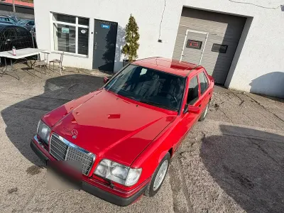 Gebraucht Mercedes E320 220 PS (161 kW) 1993 Rot Limousine