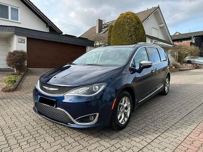 Gebraucht Chrysler Pacifica Limited 291 PS (214 kW) 2017 Blau Van / Kleinbus