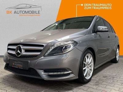 Usata Mercedes B180 122 CV (89 kW) 2012 Grigio Monovolume