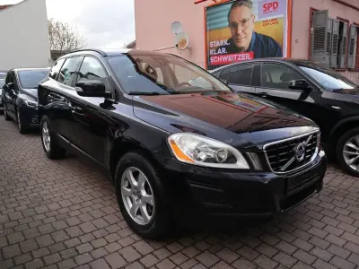 Gebraucht Volvo XC60 Momentum 163 PS (119 kW) 2010 Schwarz SUV