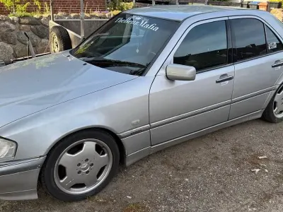 Gebraucht Mercedes C200 Elegance 136 PS (100 kW) 1998 Silber Limousine