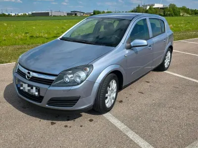 Usata Opel Astra 105 CV (77 kW) 2005 Blu Utilitaria
