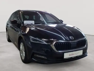 Gebraucht Skoda Octavia Ambition 150 PS (110 kW) 2023 Blackmagic perleffekt Kombi