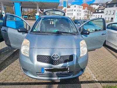 Gebraucht Toyota Yaris 69 PS (50 kW) 2007 Grau Kleinwagen