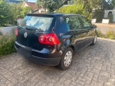 Gebraucht VW Golf V 110 PS (80 kW) 2004 Schwarz Kleinwagen