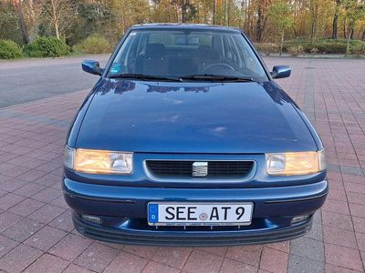 Second-hand Seat Toledo 101 CP (74 kW) 1999 Albastru Berlinǎ