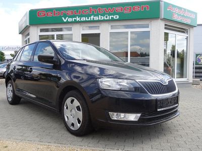 Schwarz metallic Gebraucht 2015 Skoda Rapid Active Kleinwagen | 12.450 €