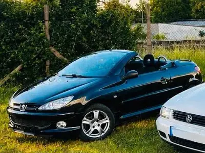 Gebraucht Peugeot 206 CC 109 PS (80 kW) 2005 Schwarz Cabrio
