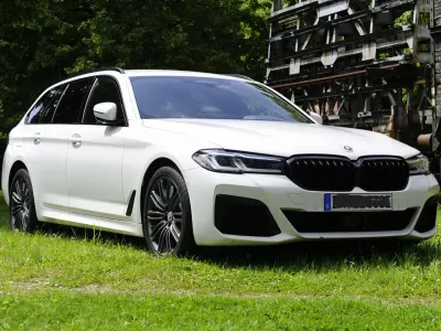 Gebraucht BMW 530e M Sport 292 PS (214 kW) 2022 Weiß Kombi