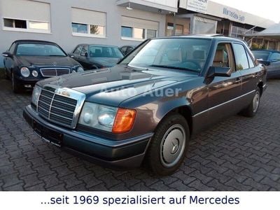 Grau Gebraucht 1992 Mercedes 200 Limousine | 22.000 €
