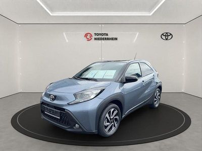 Neu Toyota Aygo X 72 PS (52 kW) 2025 Grau SUV