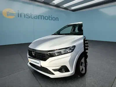 Używany Dacia Sandero 67 KM (49 kW) 2022 Biały Sedan/Limuzyna