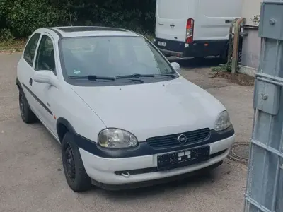 Gebraucht Opel Corsa 54 PS (39 kW) 2000 Weiß Limousine