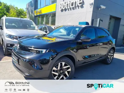 Neu Opel Mokka-e Edition 114 kW (156 PS) 2026 Lackierung schwarz perla nera/typ aussenverkleidung metalliclackierung SUV