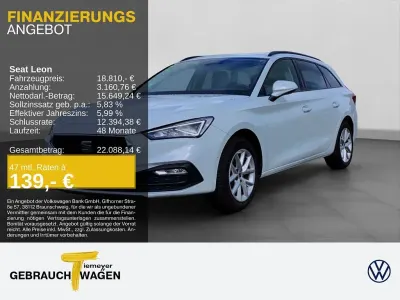 Używany Seat Leon Style 150 KM (110 kW) 2022 Biały Sedan/Limuzyna