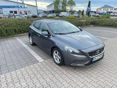 Second-hand Volvo V40 114 CP (83 kW) 2014 Gri Berlinǎ