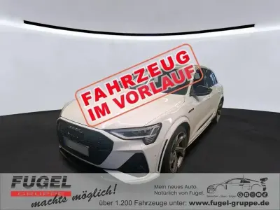 Gebraucht Audi e-tron Ambiente 369 kW (503 PS) 2022 Gletscherweiß metallic SUV