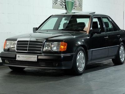 Schwarz Gebraucht 1993 Mercedes E500 Limousine | 98.000 €
