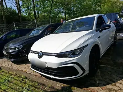 Gebraucht VW Golf VIII R-line 150 PS (110 kW) 2024 Weiß Limousine