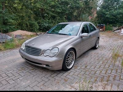 Mercedes C200