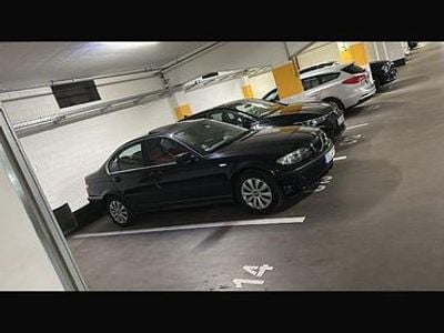 Usata BMW 318 Exclusive 143 CV (105 kW) 2004 Blu Berlina