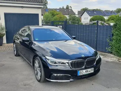 Gebraucht BMW 750 Sport Line 449 PS (330 kW) 2018 Schwarz Limousine