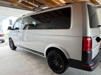 Silber Gebraucht 2018 VW Caravelle Trendline Van / Kleinbus | 21.700 € (Guter Preis)