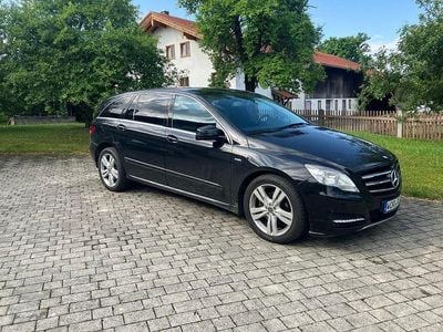 Schwarz Gebraucht 2011 Mercedes R350 Van / Kleinbus | 16.900 €