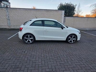 Gebraucht Audi A1 105 PS (77 kW) 2011 Weiß Kleinwagen
