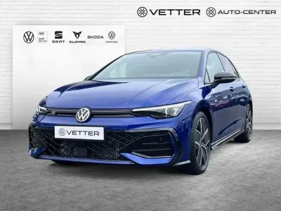 Neu VW Golf VIII R-line 150 PS (110 kW) 2025 Blau Limousine
