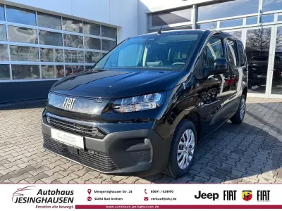 Neu Fiat Doblò 102 PS (75 kW) 2026 Cinema schwarz Van / Kleinbus