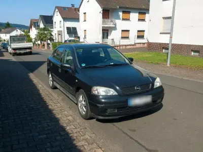 Gebraucht Opel Astra Selection 75 PS (55 kW) 2002 Schwarz Limousine