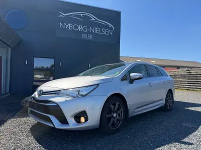 Occasion Toyota Avensis Executive 143 ch (105 kW) 2016 Argent Break