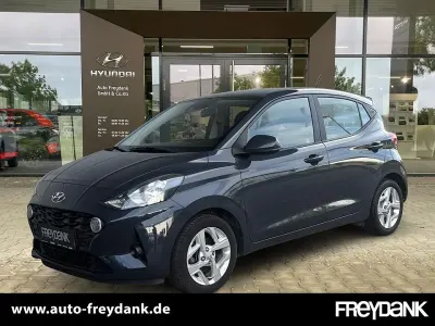 Gebraucht Hyundai i10 Trend 84 PS (61 kW) 2023 Aurora grey Kleinwagen