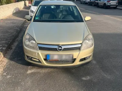 Usata Opel Astra 105 CV (77 kW) 2004 Oro Berlina