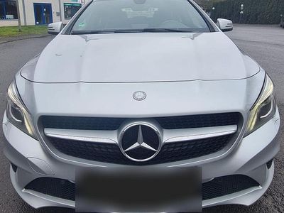 Gebraucht Mercedes CLA220 Urban 170 PS (125 kW) 2015 Silber Limousine
