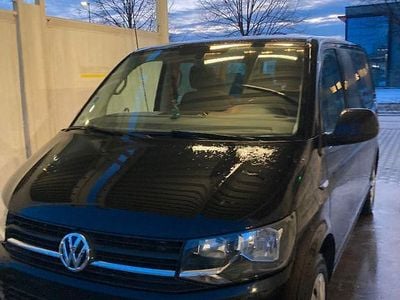 Gebraucht VW Multivan Trendline 150 PS (110 kW) 2019 Schwarz Van