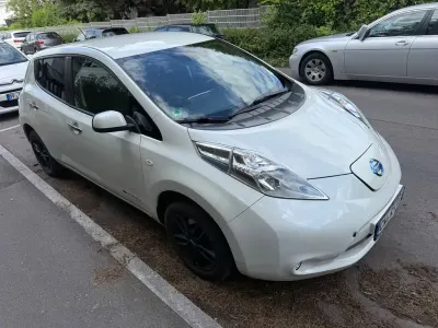 Gebraucht Nissan Leaf Acenta 80 kW (109 PS) 2015 Weiß Kleinwagen