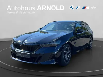 Gebraucht BMW 520 M Sport 197 PS (144 kW) 2025 M carbonschwarz metallic Kombi