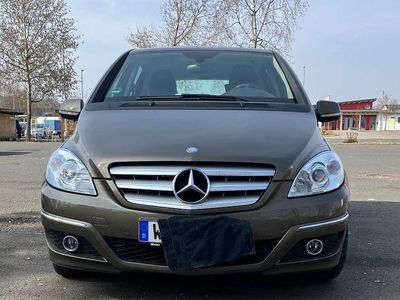 Gebraucht Mercedes B180 116 PS (85 kW) 2009 Braun Van / Kleinbus