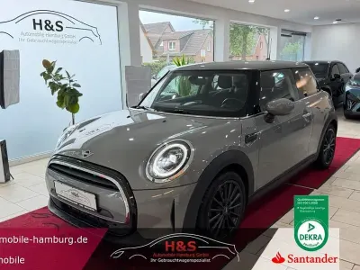 Gebraucht Mini ONE Essential 102 PS (75 kW) 2021 Moonwalk grey Kleinwagen