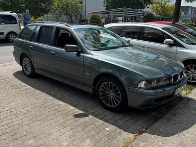 BMW 525