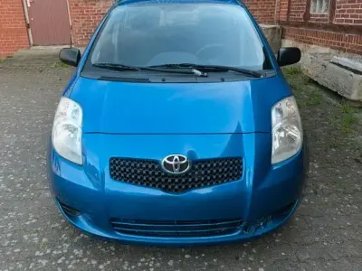 Gebraucht Toyota Yaris 69 PS (50 kW) 2007 Blau Kleinwagen