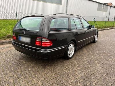 Mercedes E320