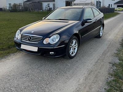 Usata Mercedes 180 143 CV (105 kW) 2006 Blu Berlina